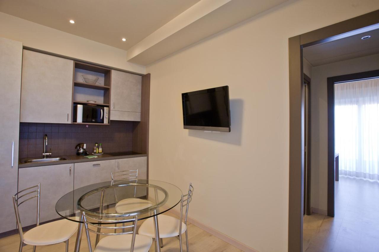 Residence Elisabetta Чезенатико Экстерьер фото