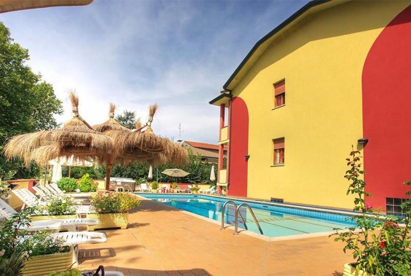 Residence Elisabetta Чезенатико Экстерьер фото